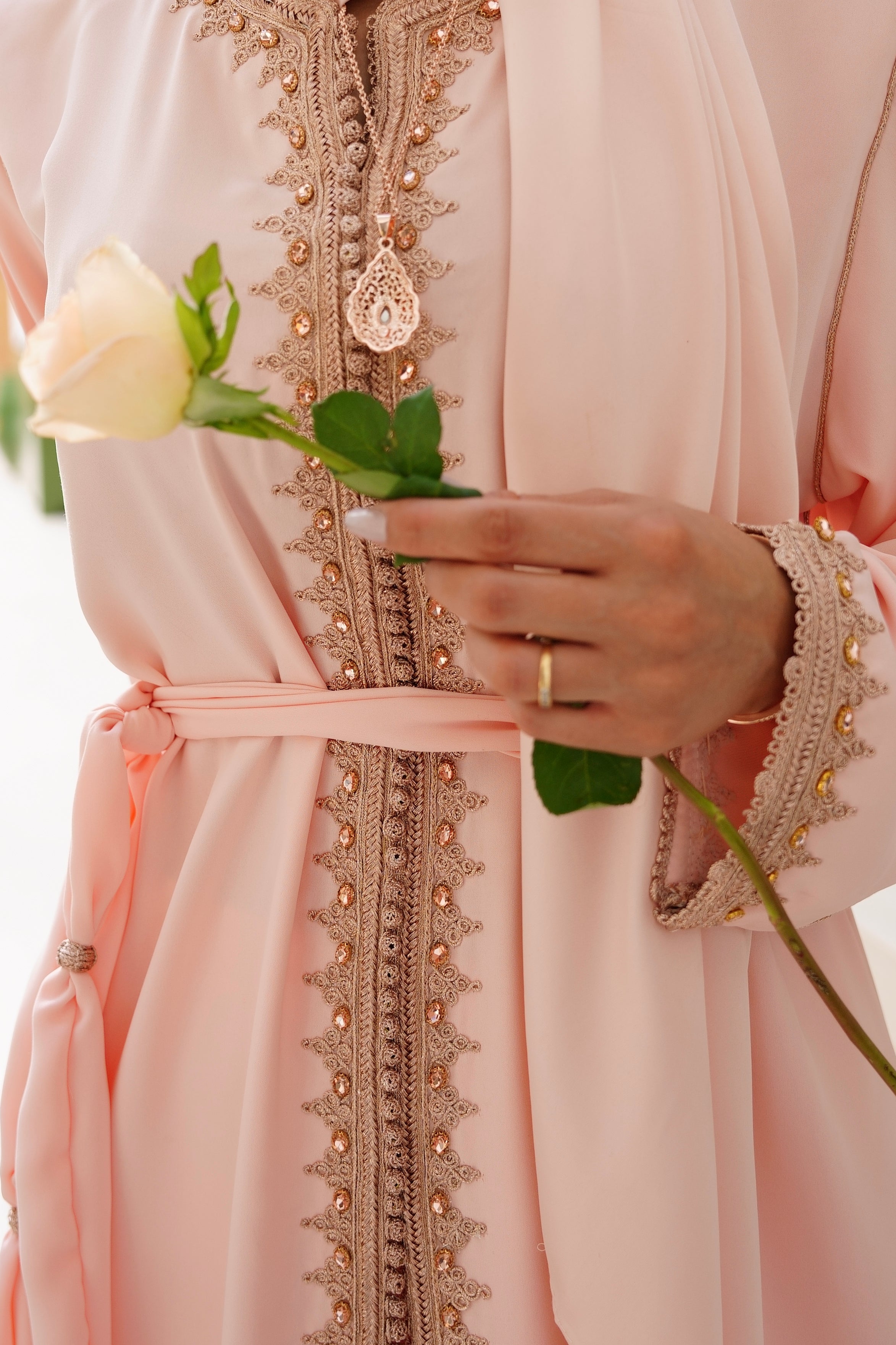 caftan qamar rose pâle